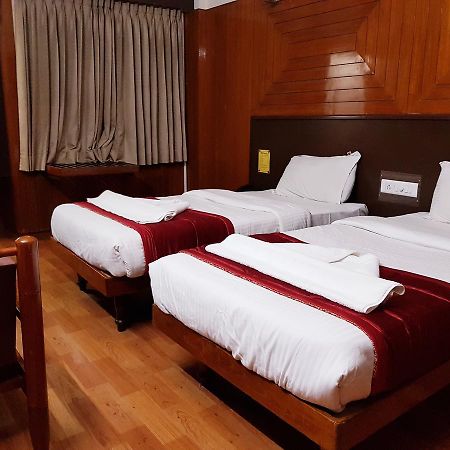 Hotel Sivaranjani Ироду Экстерьер фото
