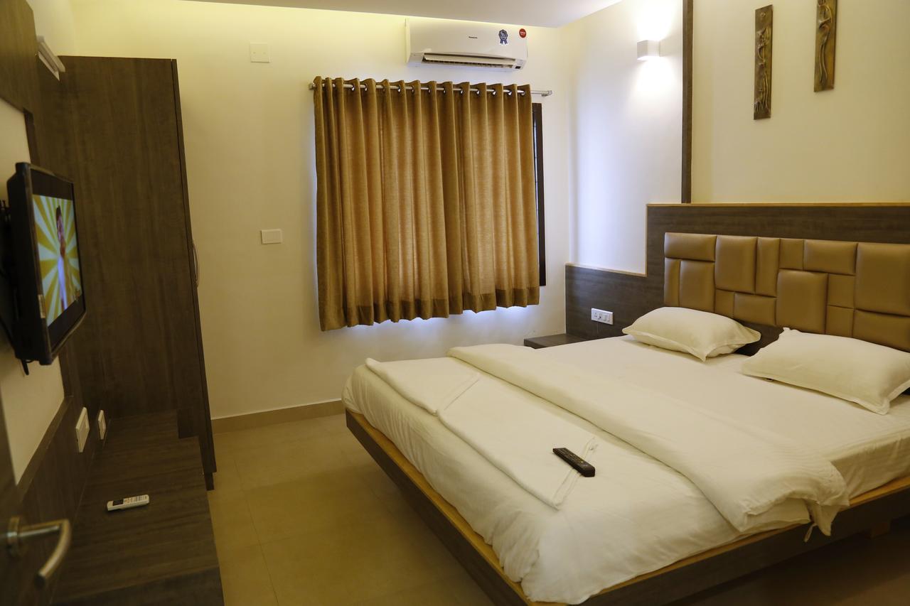 Hotel Sivaranjani Ироду Экстерьер фото