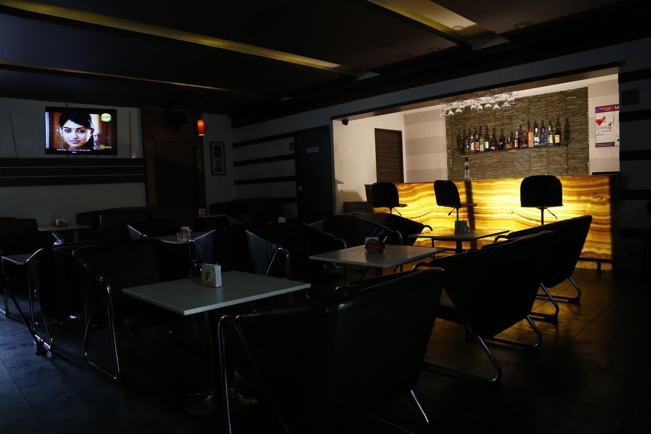 Hotel Sivaranjani Ироду Экстерьер фото
