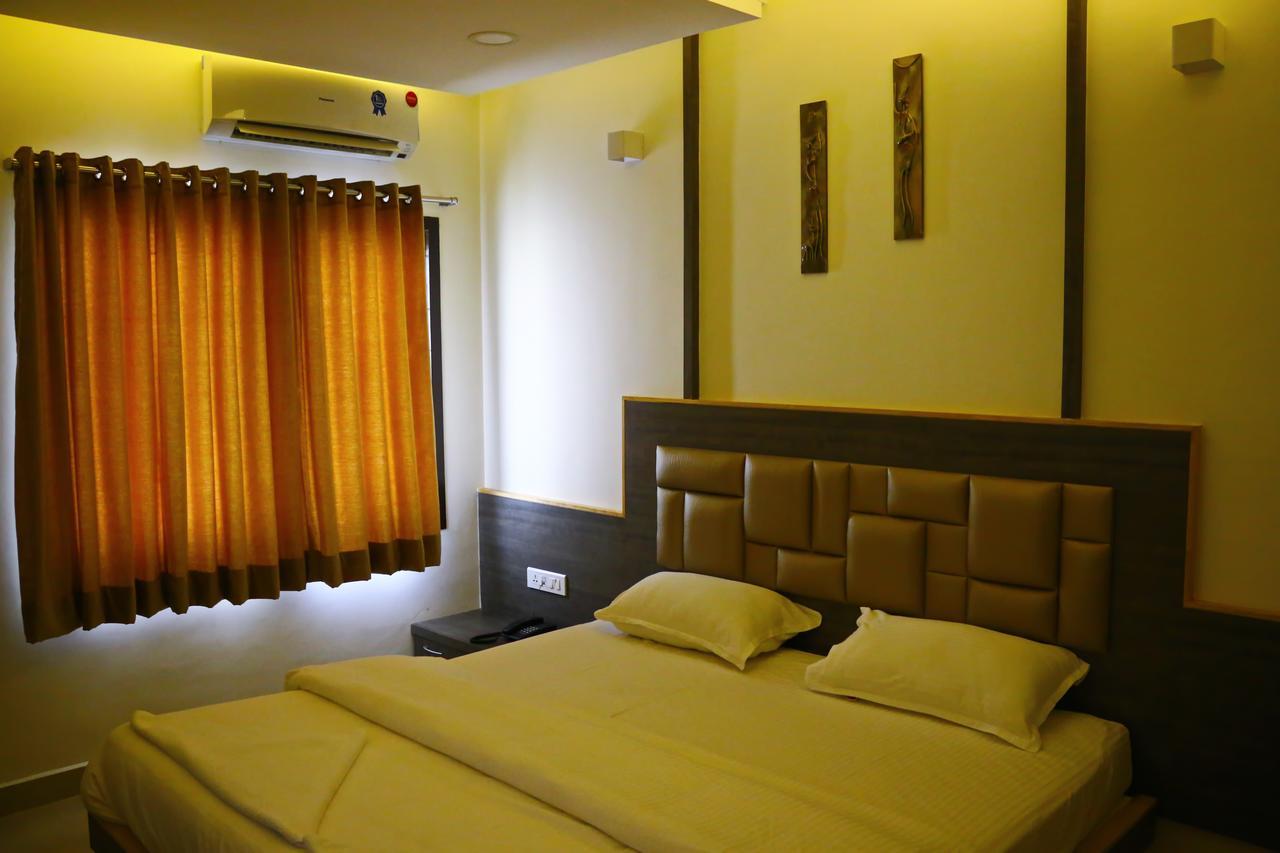Hotel Sivaranjani Ироду Экстерьер фото