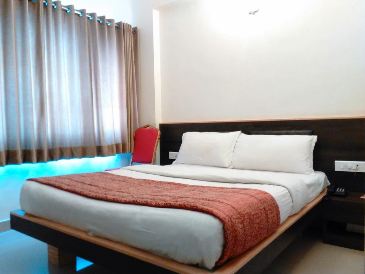 Hotel Sivaranjani Ироду Экстерьер фото